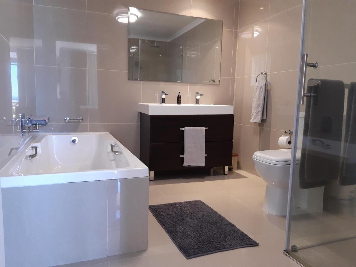 2Whitewaters Bloubergstrand Homestay 외부 사진